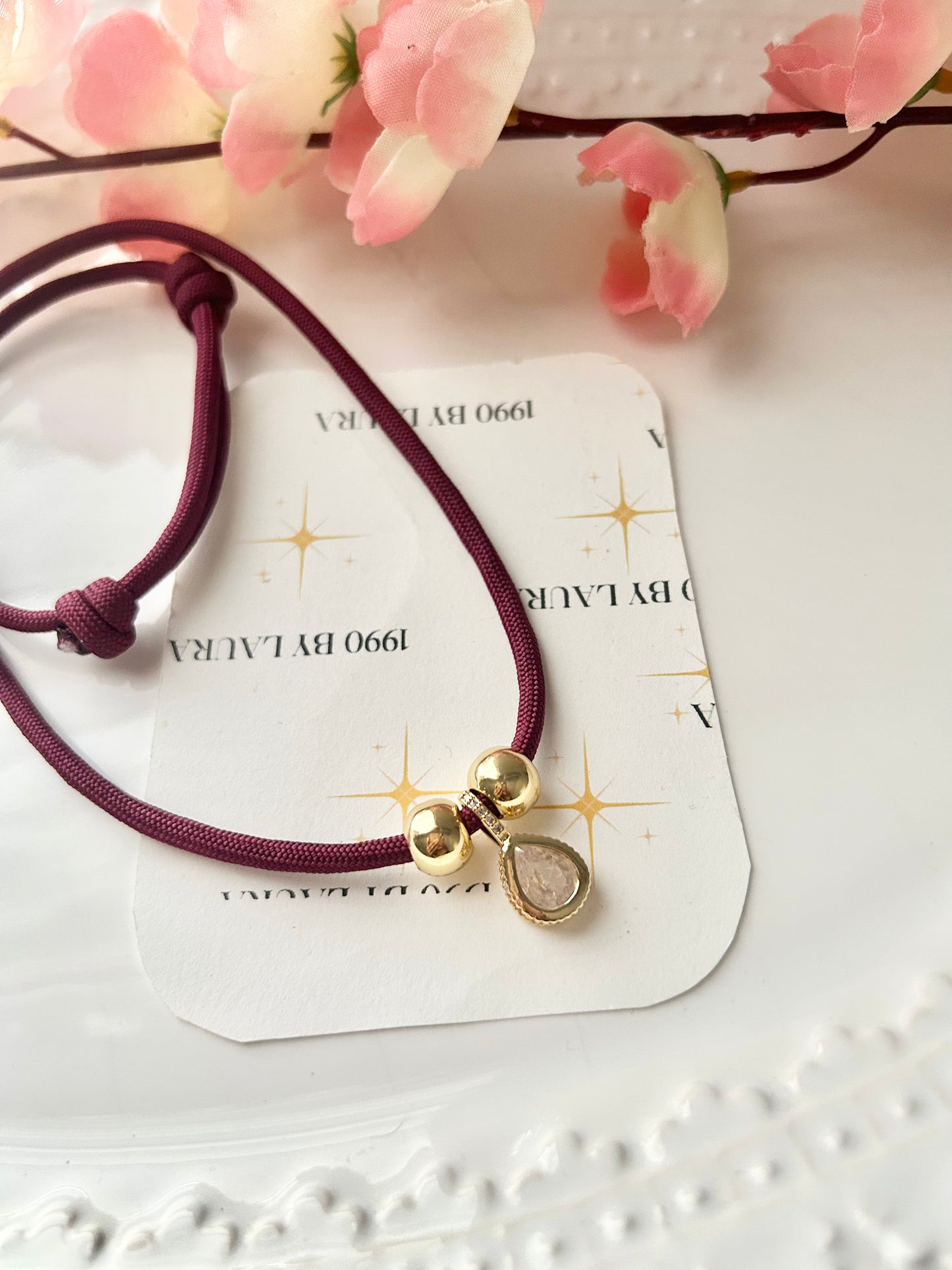 Aura vino Necklaces