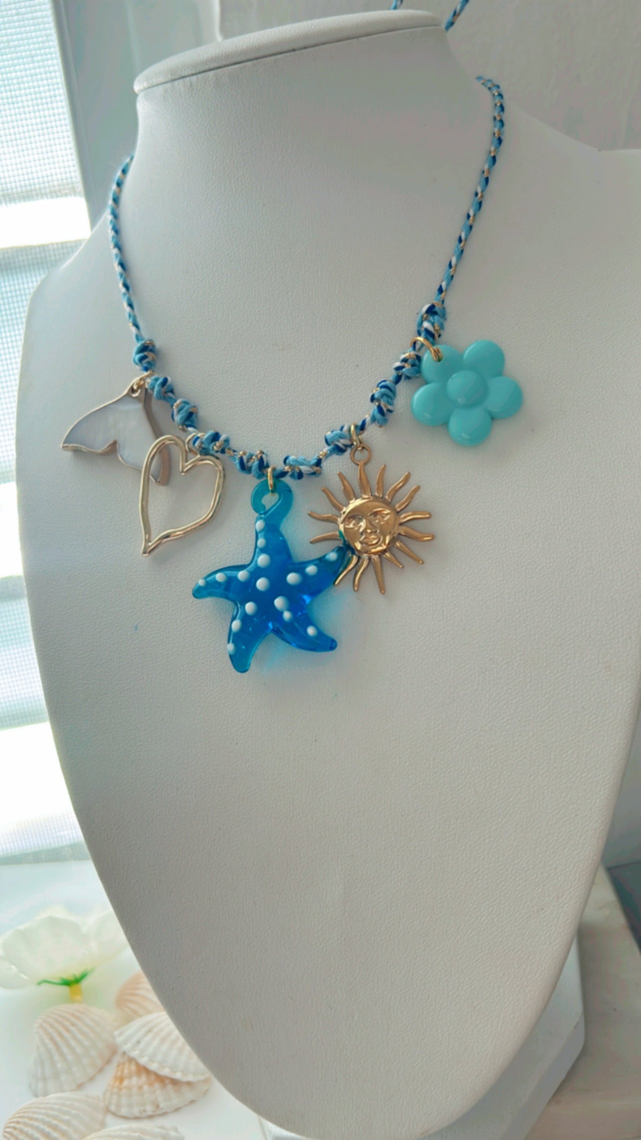Oceania choker